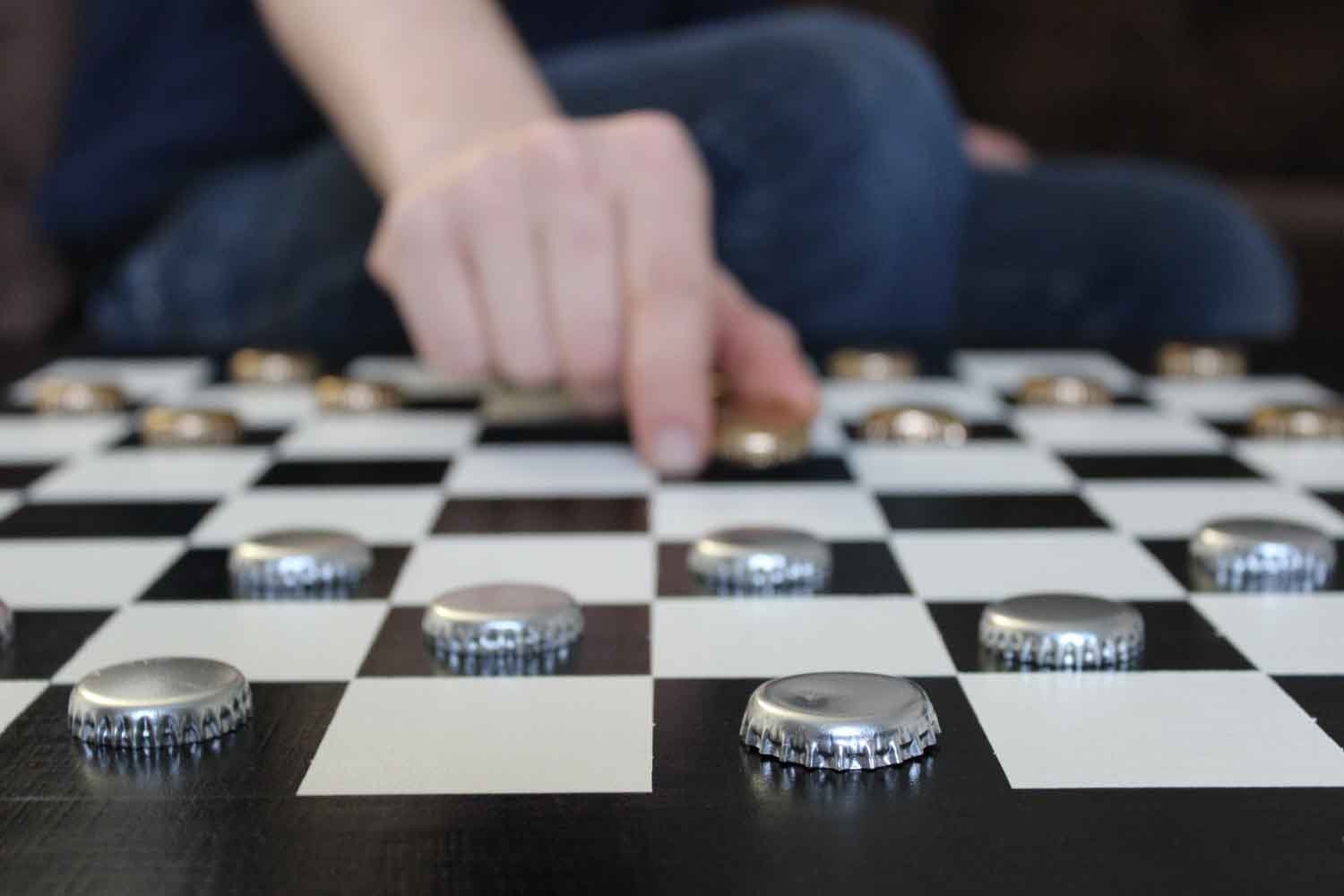 Game on! DIY Checkers Table