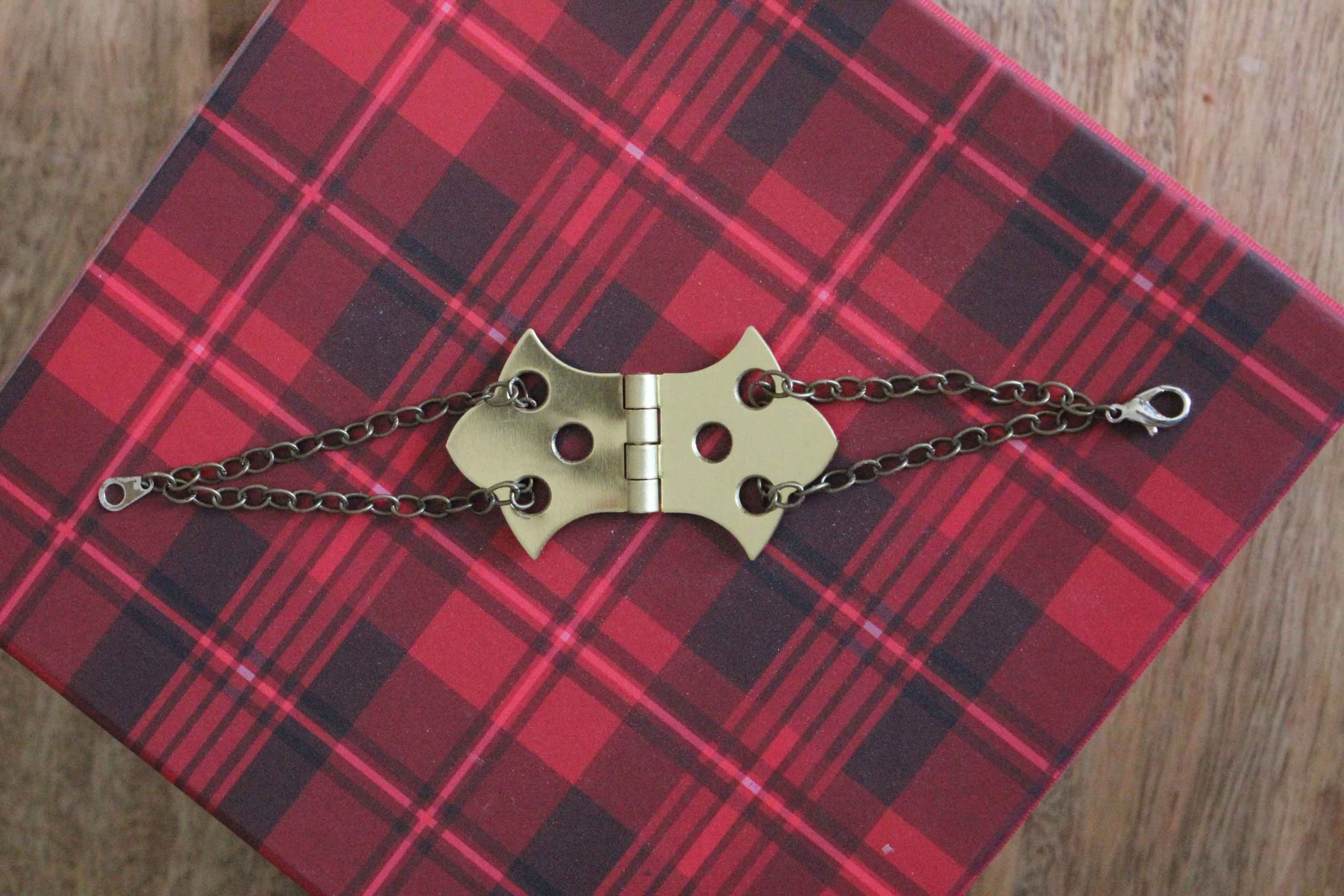DIY Gift Idea: Hinge Bracelet